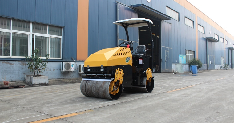 全新3吨小型压路机磨合期要多久？